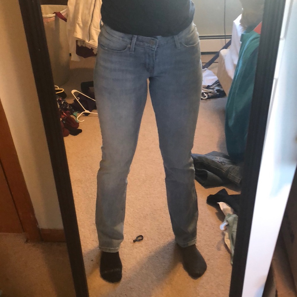 Bold curve straight Levi’s